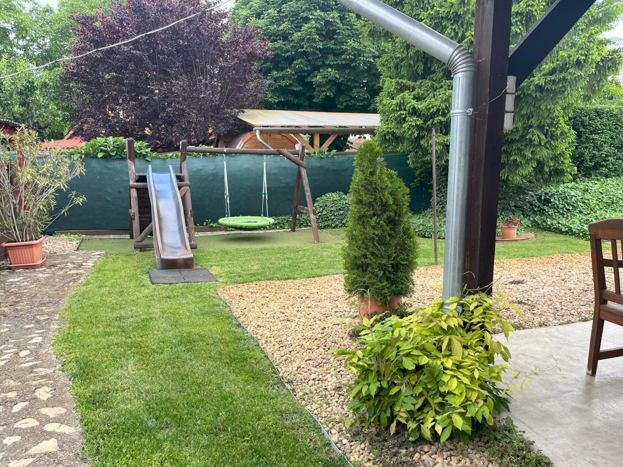 Vila Idill Ueduelohaz Tiszafüred Exteriér fotografie
